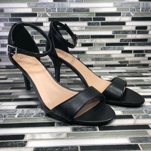Women’s Time and Tru Black Heels Size 10